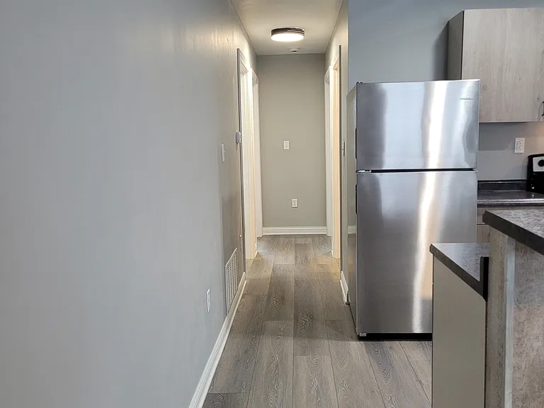 640 W Walnut St — Photo 11