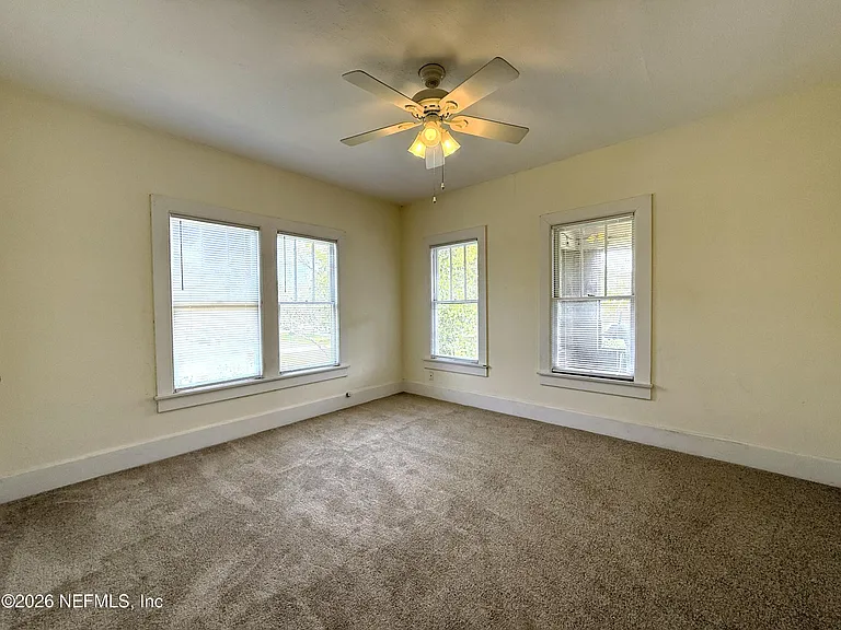1329 Cherry St — Photo 10