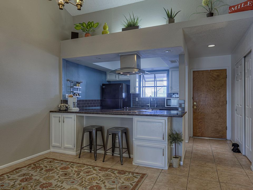 1st image of 302 N SYCAMORE Street #29