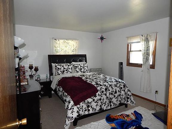 3rd image of 10409 W Grant St