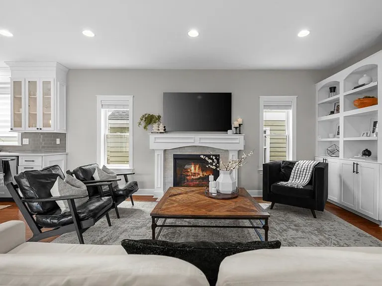 819 Irving Ave — Photo 31