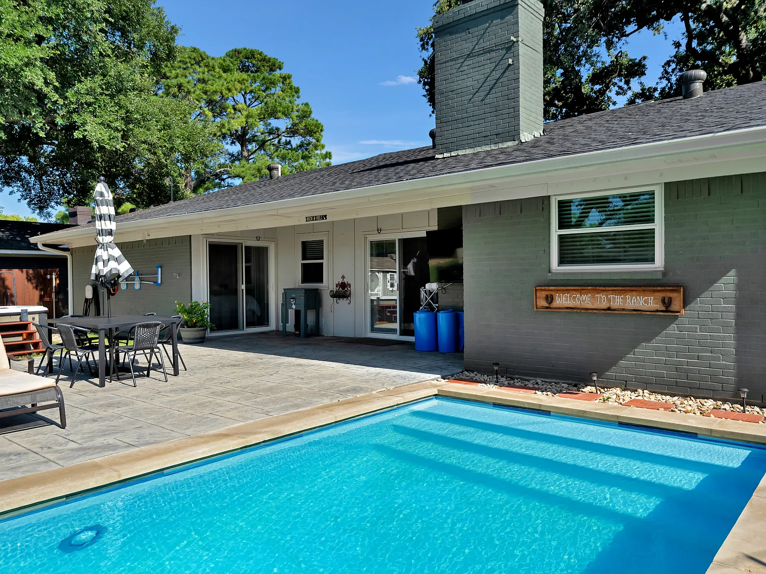 Chattanooga Dr, Bedford — Photo 2