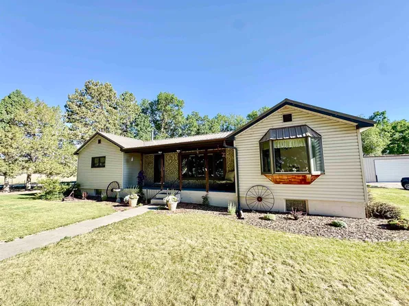 762 Missouri Valley Rd, Shoshoni, WY 82649