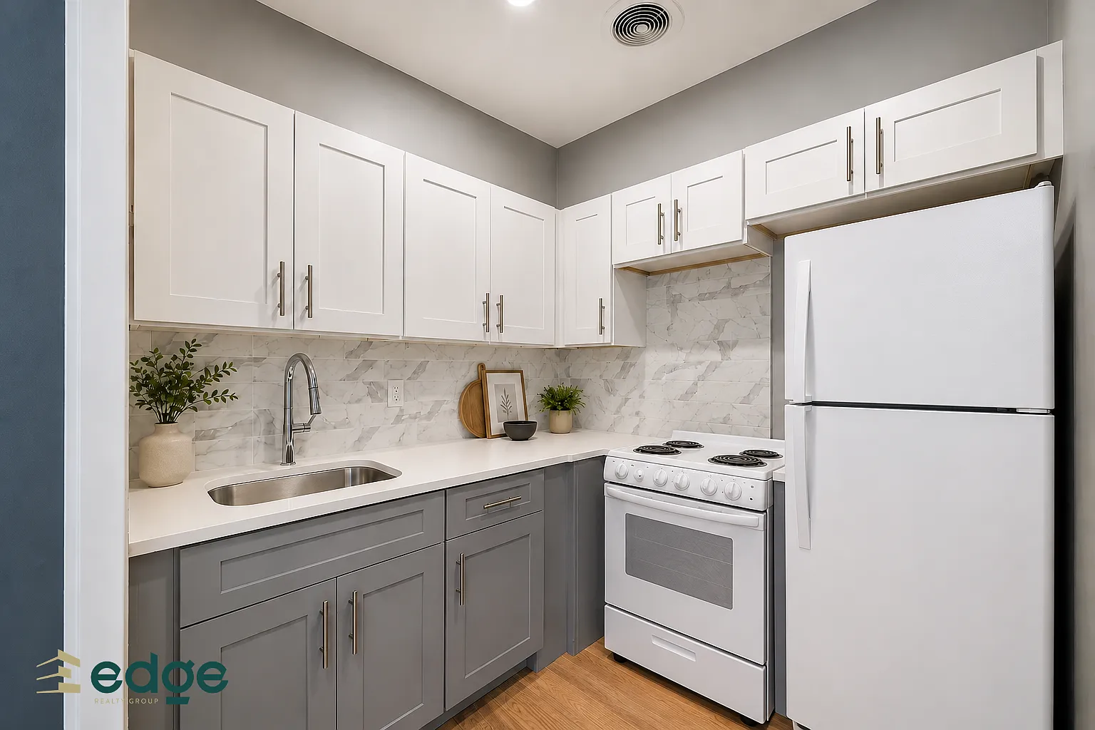 2370 Pacific Street — Photo 2