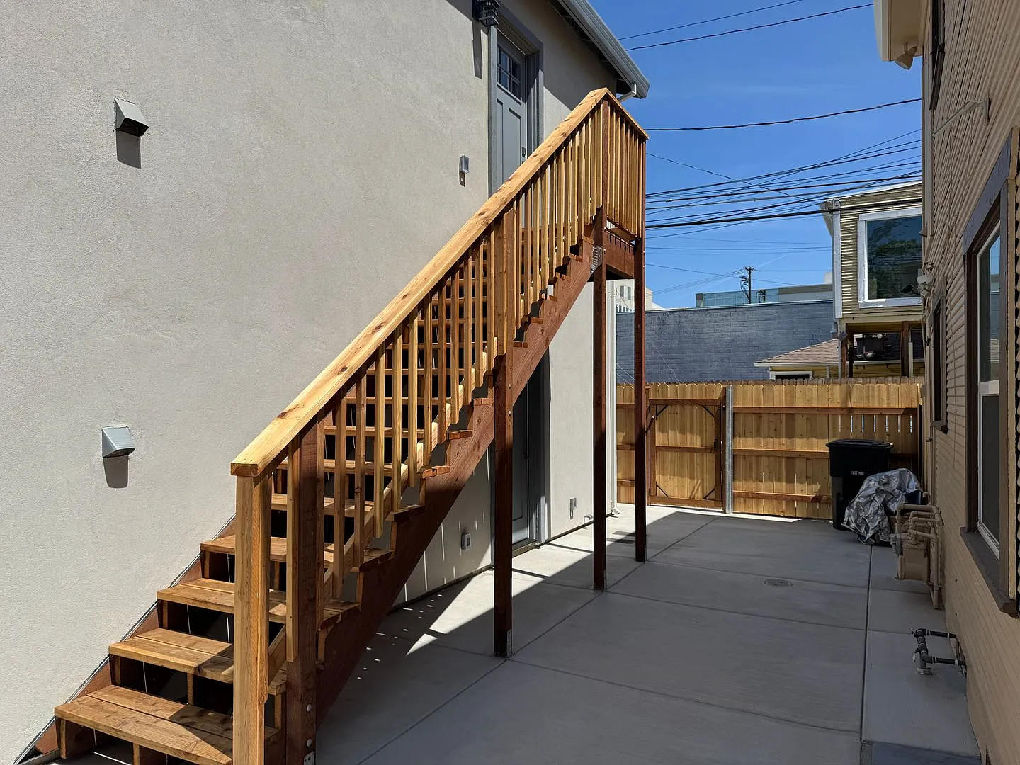 New Downtown Construction 650 Sqft. 1 Bedroom 1 Bathroom Unit for Leaase. — Photo 2