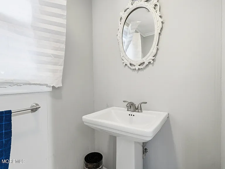 416 Roosevelt Ave — Photo 14