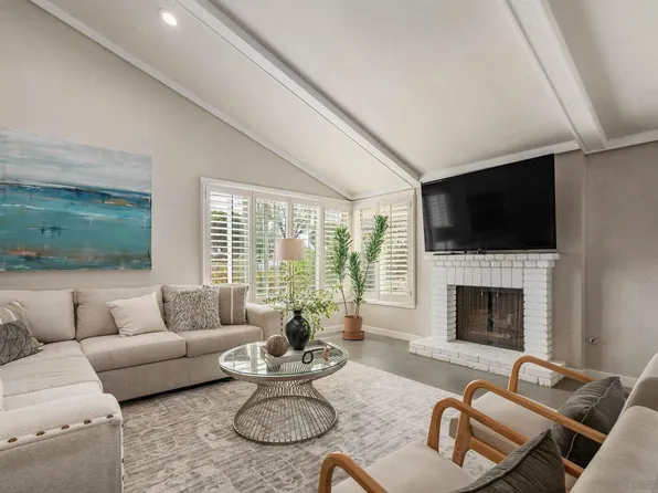 3213 Avenida Hacienda, Escondido, CA 92029