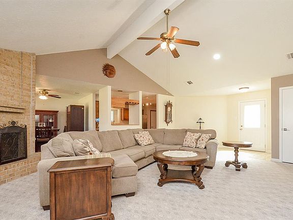 4th image of 2411 Woodwind Dr