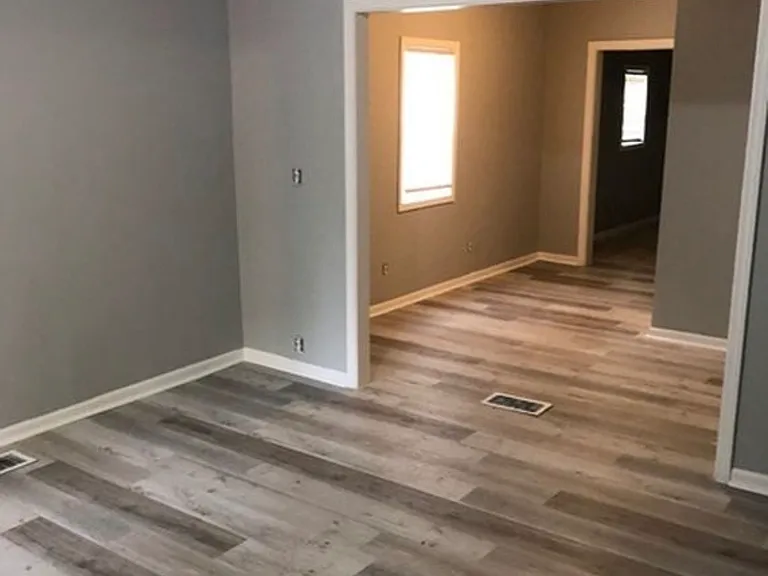 832 S Pershing Ave — Photo 5