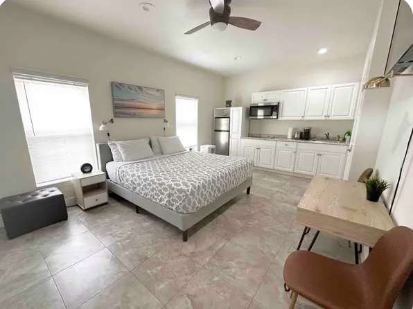 5743 Palmer Blvd #5, Sarasota, FL 34232