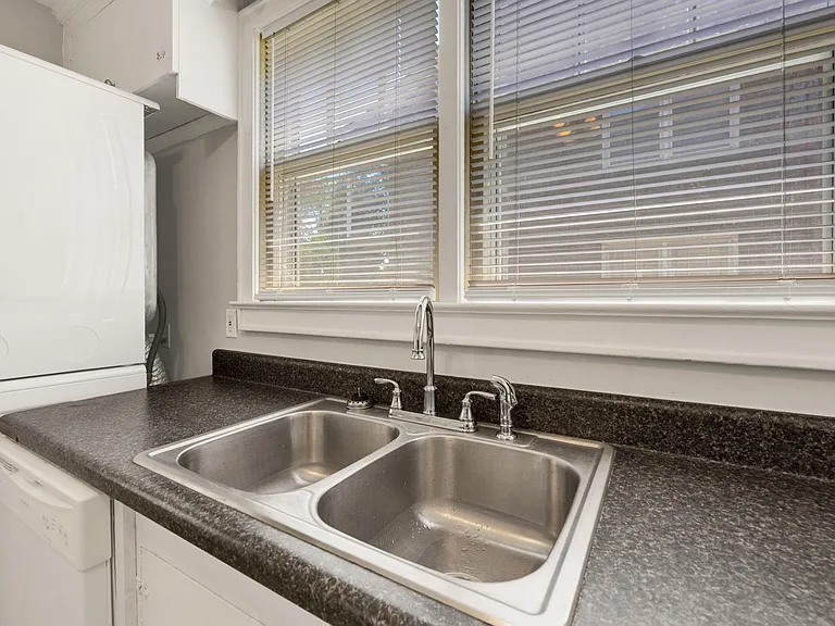 318 Woodrow St #318 — Photo 14