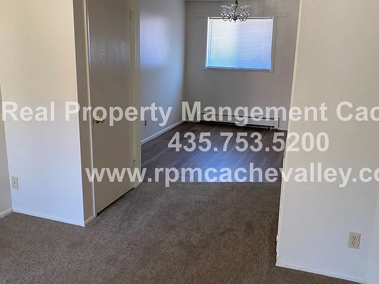 271 Riverbend Rd — Photo 7