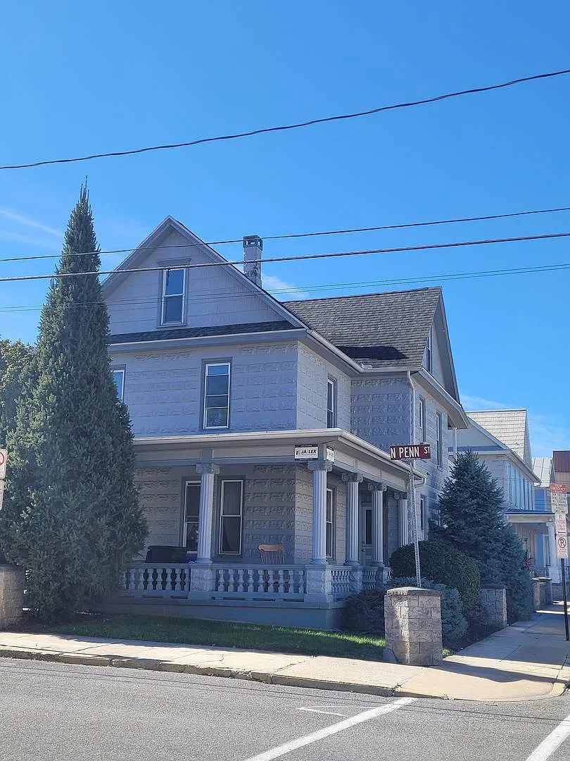 42 N Penn St - $1800/ month - Available August 2027- July 2028 — Photo 1