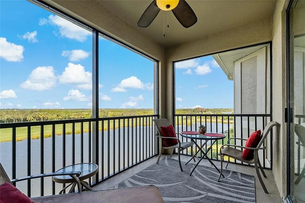 2 bed, 2.0 bath, 1156 sqft, $2,295 — Photo 2
