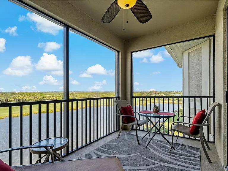 7015 River Hammock Dr #405 — Photo 2
