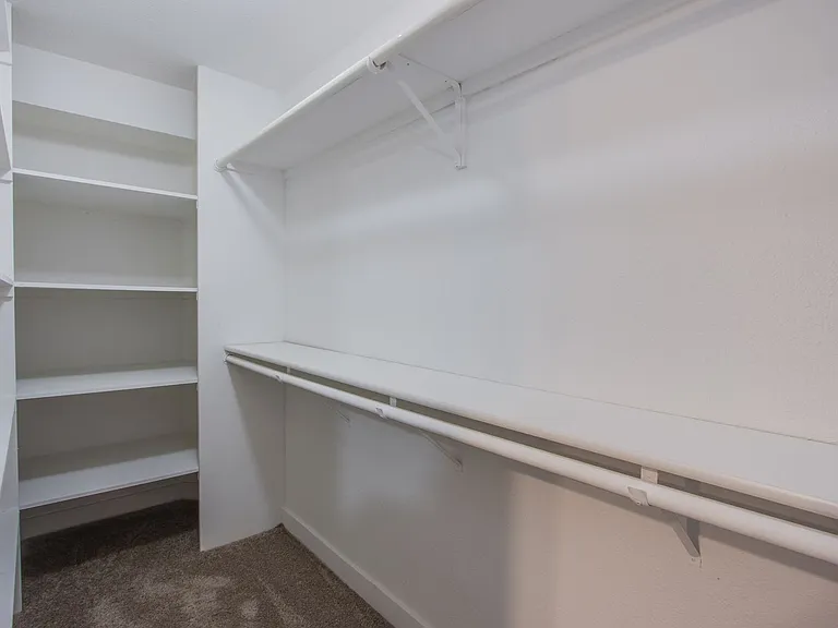 2342 Viewcrest Rd — Photo 19
