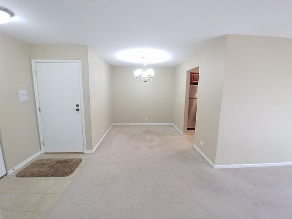 5th image of 331 Silverwood Ct