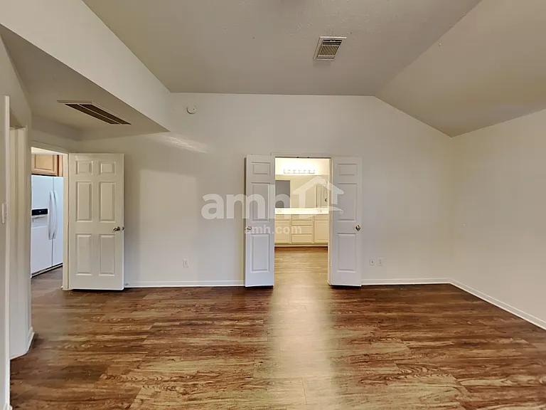 802 Cherry Blossom Dr — Photo 15