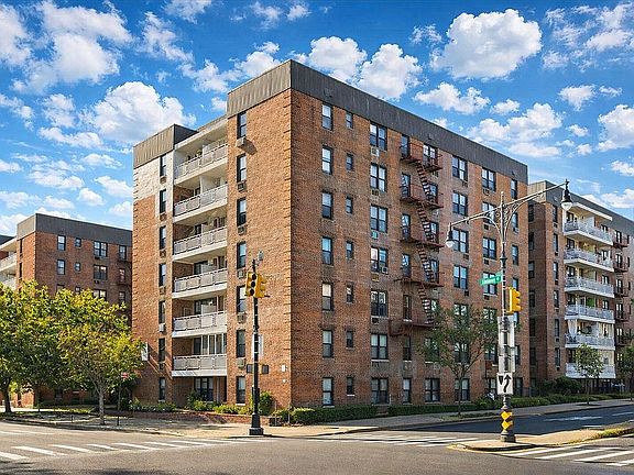 2nd image of 3235 Emmons Ave APT 612