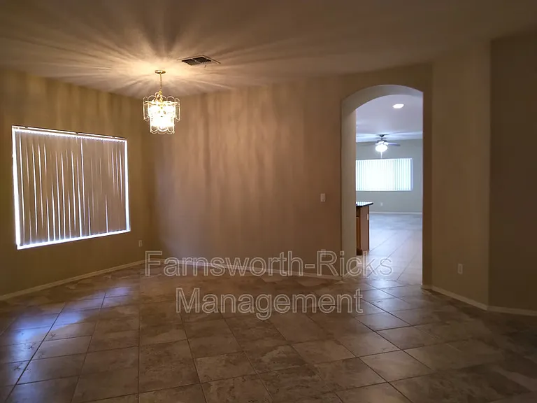 1154 E Locust Dr — Photo 4