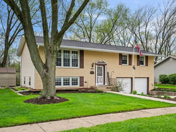 362 N Winston Dr, Palatine, IL 60074