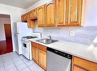 32-11 48th St #1A, Astoria, NY 11103