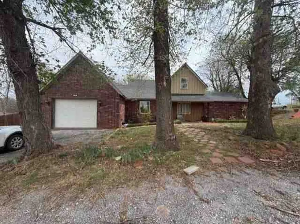 122 S Barthel St, Lookeba, OK 73053