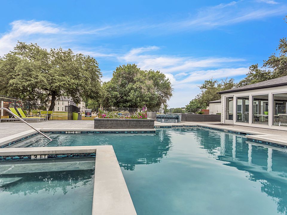 Sparkling Swimming Pool