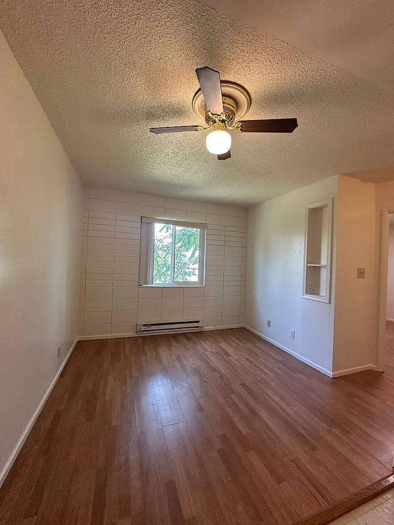 Mill St Manor — Photo 2