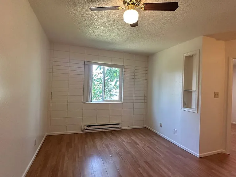 810 Mill St — Photo 2