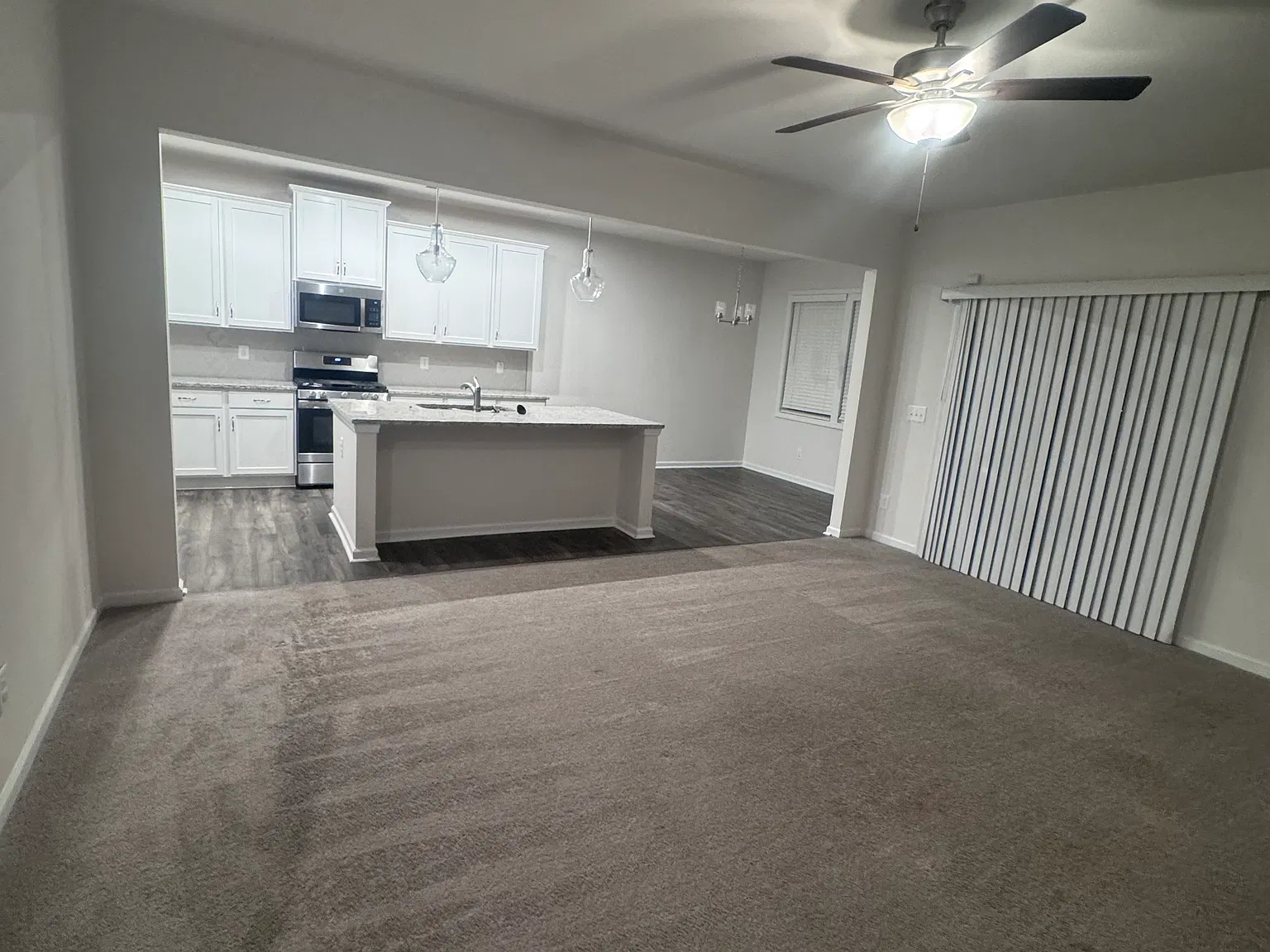 3 bed, 2.5 bath, 1874 sqft, $1,900 — Photo 1