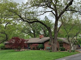 10051 Roe Ave, Overland Park, KS 66207