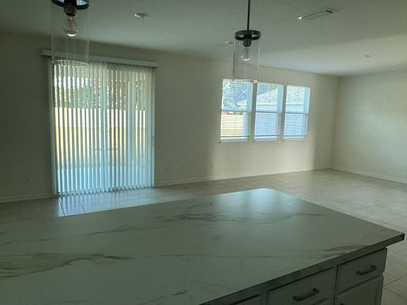 4th image of 63 Stonecrest Dr