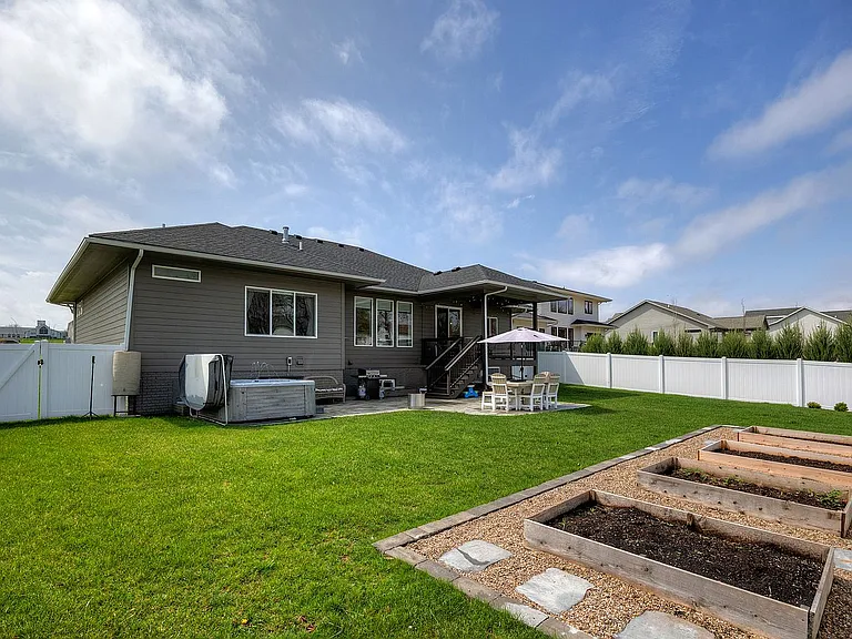 14301 Sheridan Ave — Photo 19