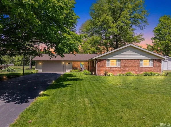 8904 W Lone Beech Dr, Muncie, IN 47304