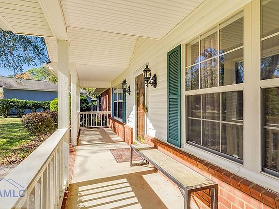 4th image of 387 Sandhurst Dr