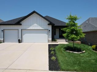 3733 E Hutcheson Ave, Springfield, MO 65802