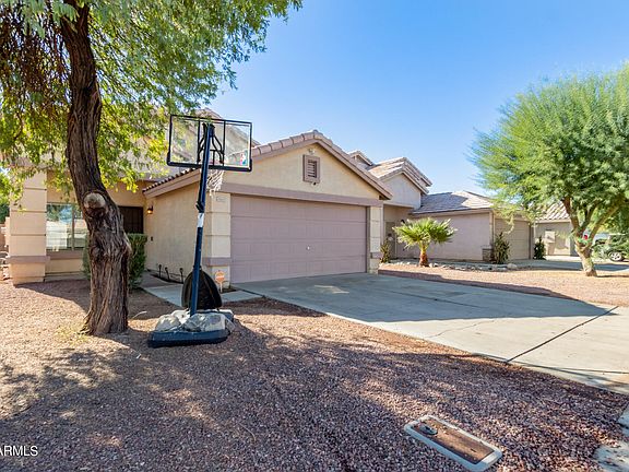 3rd image of 10661 W POINSETTIA Drive