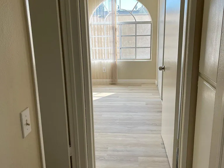 6420 Fulton Ave — Photo 6