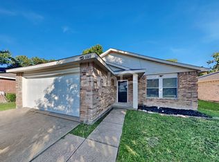 6040 Crescenzio Dr, Grand Prairie, TX 75052
