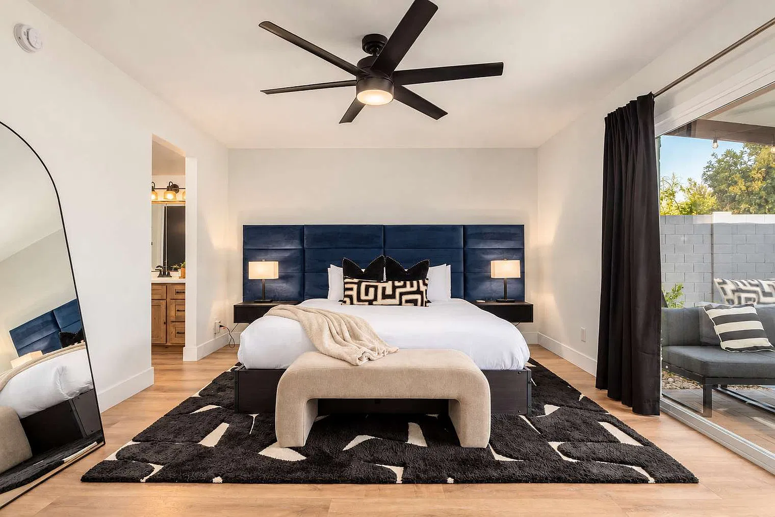 2 bed, 2.0 bath, 1603 sqft, $8,935 — Photo 3