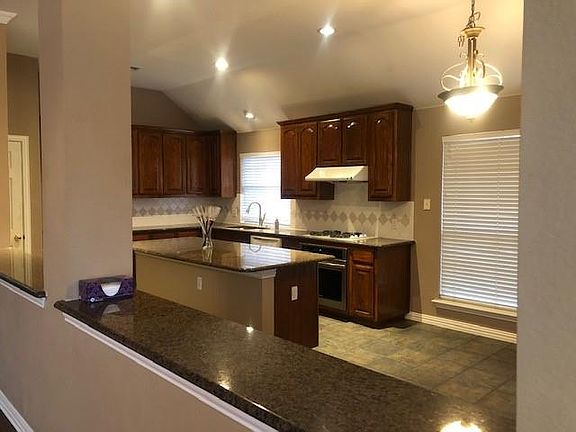 4th image of 3305 San Patricio Dr