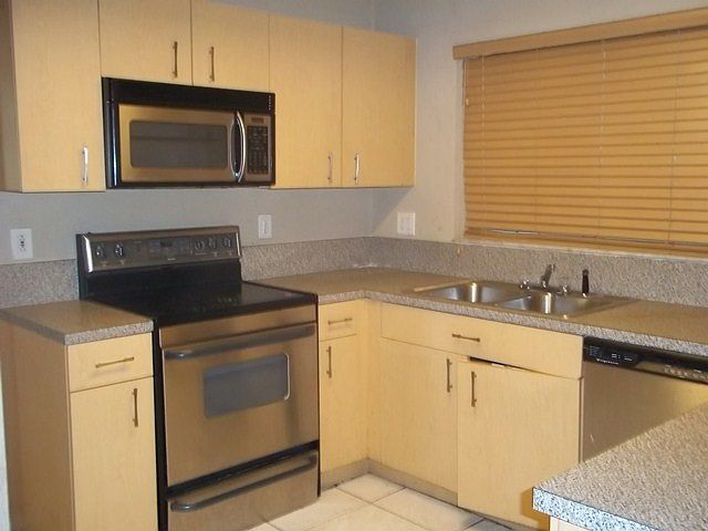 2nd image of 6341 NW 39th St