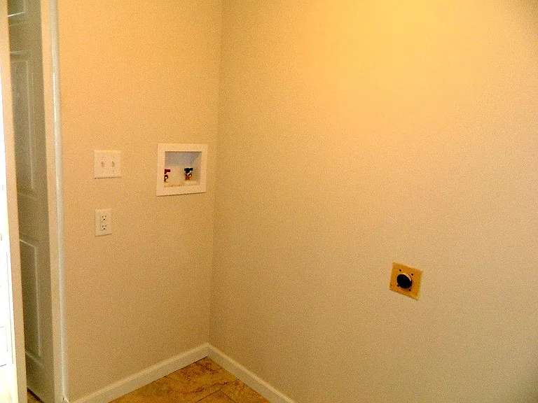 1402 Crown Point Ct — Photo 4