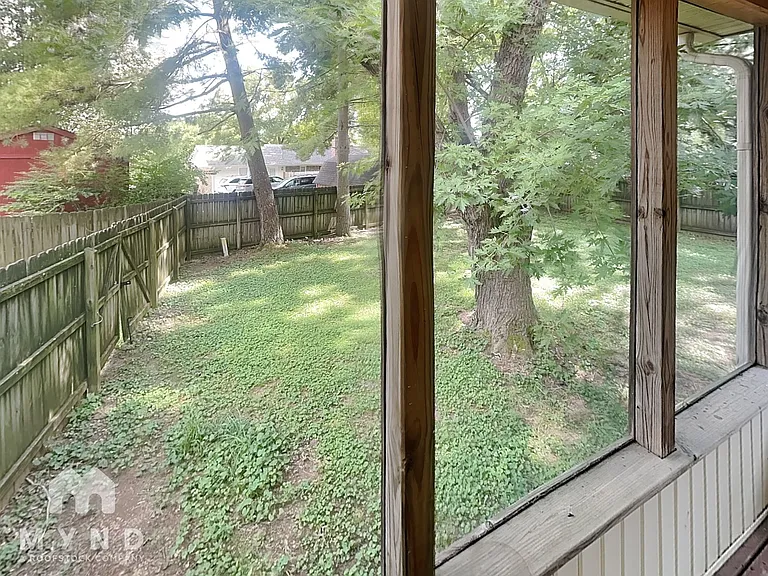 907 Briar Ct — Photo 24