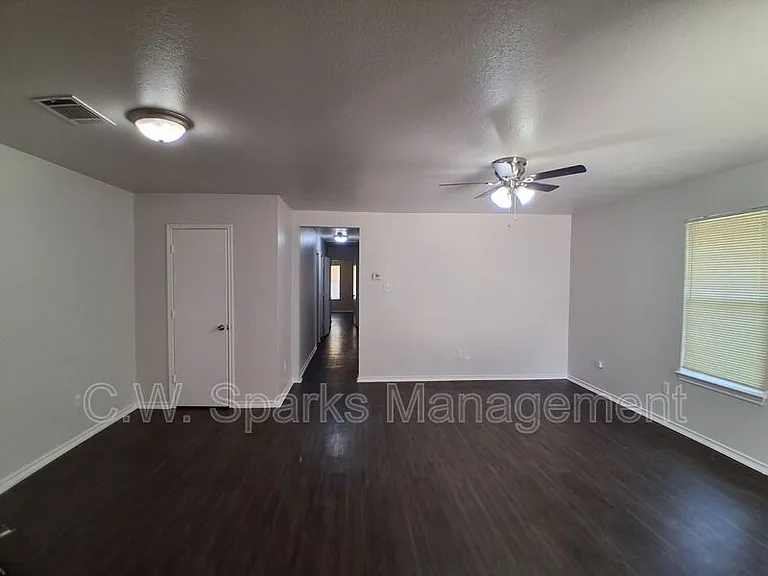 13651 Biggs St — Photo 3