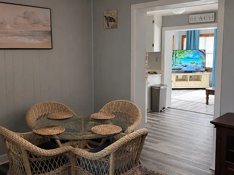 266 Beachview Dr — Photo 9