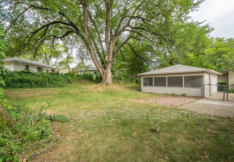 3934 Oakshire Rd — Photo 18