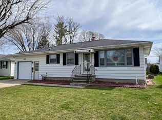 1640 Juniper Dr, Green Bay, WI 54302