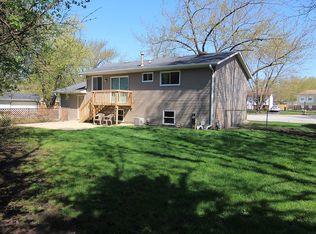 132 Grove Ct, Bolingbrook, IL 60440